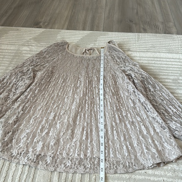 Lauren Conrad Lace Beige Open Shoulder Blouse - Picture 9 of 13